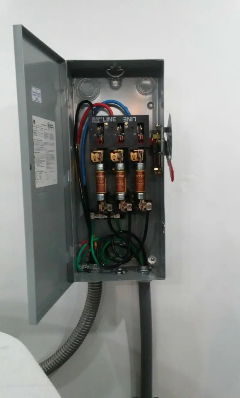 Three-phase disconnect switch installed for Electrical Wiring & Rewiring in Lake Panasoffkee